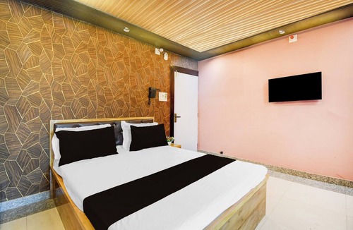 Tarapith Hotel | Collection O Tarapith Railway Junction
