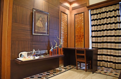Park Street House | Colonial Room|Park Street is 1 Km away|WIFI|TV|AC
