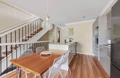Murarrie House | Convenient + Spacious! 3Bed/2.5Bath/1Car~Townhouse