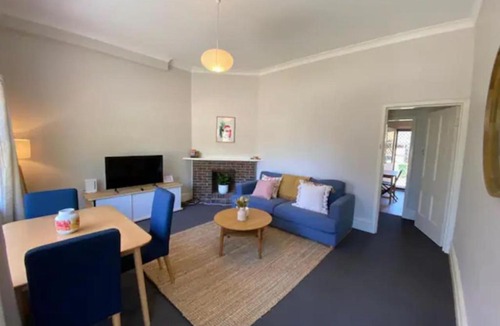 Fremantle Apartment | Cosy Apt metres from Fremantle Markets and Bathers - Hosted by Canstay