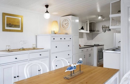 Brunswick Cottage | Country Cottage Heart of Brunswick
