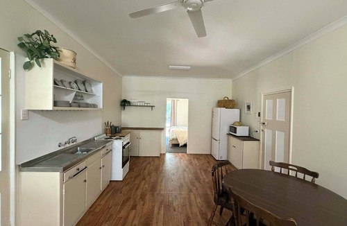 North Dandalup Other | Country Escape! Cosy Farm Cottage on working Horse property, Large Dam
