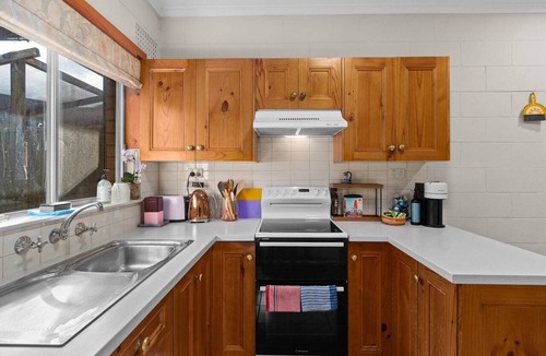 Mile End Apartment | Courtyard 2 Bed Apartment Mile End