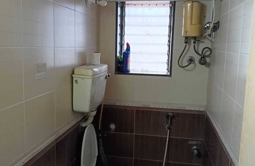 Andheri West Apartment | Cozy 1-bedroom apartment in wonderful Malad West with AC Near Vivanta Hospital