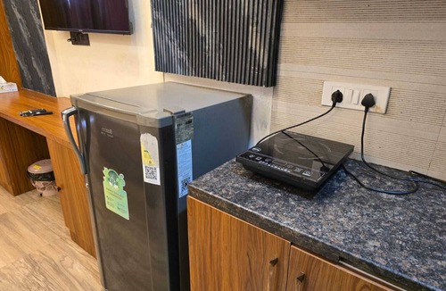 Greater Noida Apartment | Cozy 1-bedroom studio in wonderful Greater Noida with AC