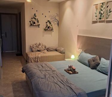 Sector 39 Apartment | Cozy Balcony Studio near Medanta & Cyberhub