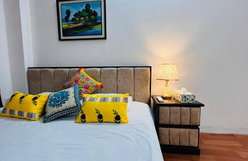 Mohammadpur Apartment | Cozy couple friendly private room