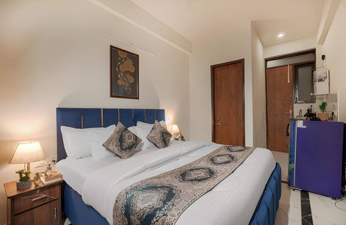 Zirakpur Hotel | COZY COVE