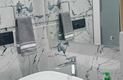 Gurugram Apartment | Cozy Home Opp Medanta Hospital Near Cyber Park, Sec 39