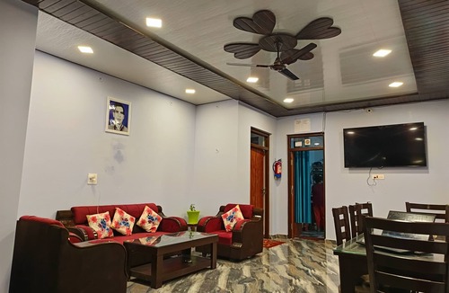 Mukteshwar Bed & Breakfast | Cozy Mukteshwar homestay with Himalayan views and warm local hospitality.