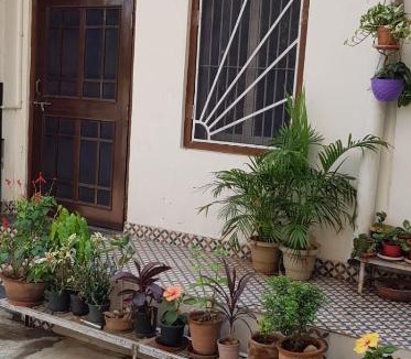 Sindhi Camp House | Cozy Room Close to Attractions