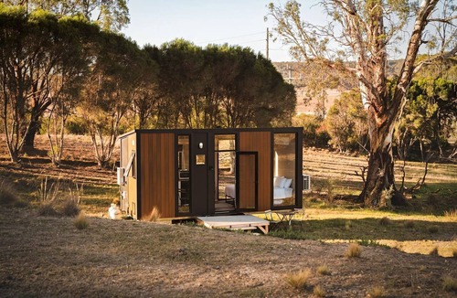 Glenmore Cabin | Cozy Secluded Tiny House in Bacchus Marsh, Victoria