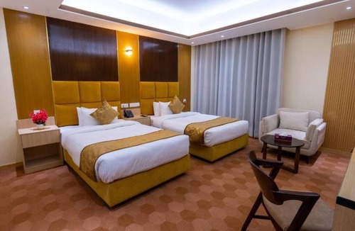 Uttara Hotel | Crystal Heritage Inn