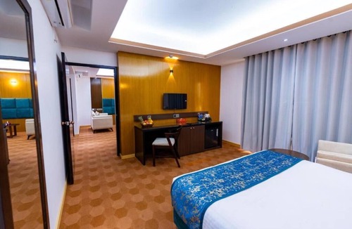 Uttara Hotel | Crystal Heritage Inn