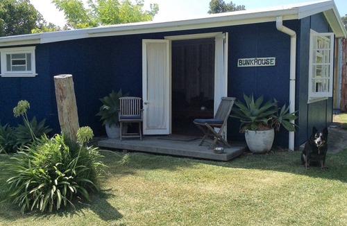 Culburra Beach Cottage | CUBBYHOUSE - Lake/Beach/Park opposite, Pet Friendly. Sleeps 7- 3 bdrm, 2 bathrm