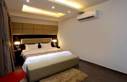 Banani Hotel | D'more Dhaka Hotel & Resort