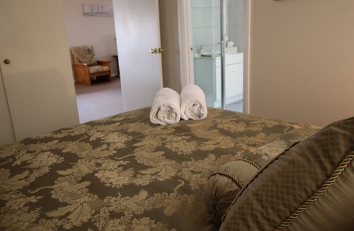 Buckland House | Daisy Cottage located on a heritage farm est 1836 and known as Buckland Estate