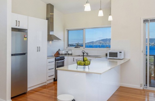 Lindisfarne House | Deep Blue Wow views over river city mountain