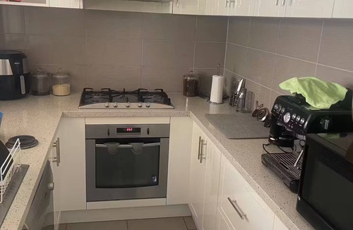 Broadmeadows House | Delightful 3-bedroom house with AC in Broadmeadows