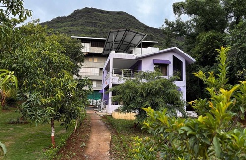 Paud House | Delightful 3-bedroom bungalow in Girivan, Dongargaon
