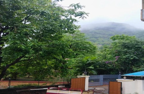 Paud House | Delightful 3-bedroom bungalow in Girivan, Dongargaon