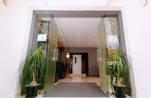 Bengaluru Apartment | Deluxe Apartment #6 at Regal Business Suitesn