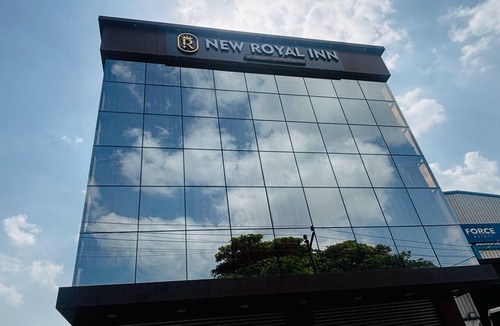 Kadachiwadi House | Deluxe Chakan Corporate New Royal Inn