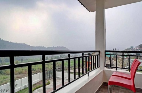 Bhimtal Apartment | Deluxe Double Room A