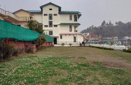 Bhimtal Apartment | Deluxe Double Room A