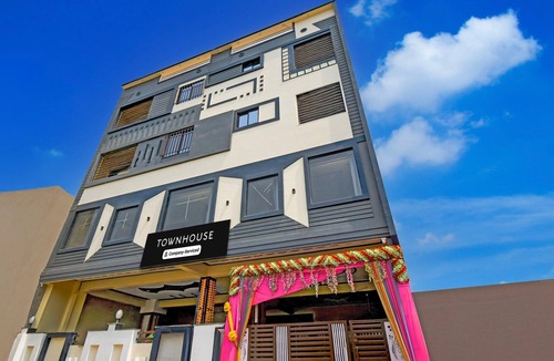 Gorakhpur House | Deluxe Red Chilly 2.O Hotel & Banquet