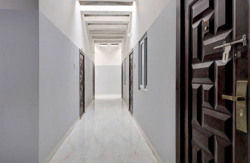 Tiruvallur House | Deluxe S K Vinoth Mahal