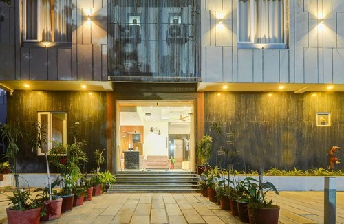 Udaipur District House | DeluxeGoverdhan Villas