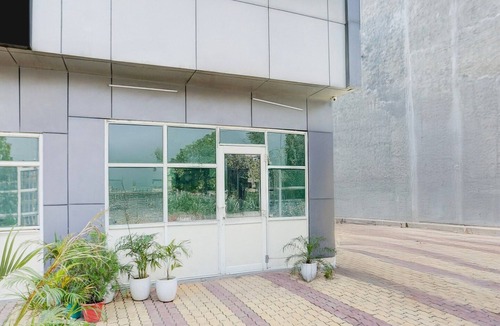 Zirakpur House | Deluxehotel jb Plaza