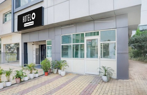 Zirakpur House | Deluxehotel jb Plaza
