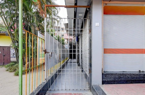 Thakurpukur House | DeluxeTollygunge Metro Station Kolkata