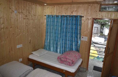 Gangotri Hotel | Devdaar Cottage Gangotri