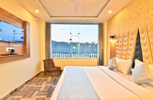 Bhagsu Nag House | Dharamshala Luxury Hotel Pine View- Free Parking-cricket stadium 5 km-Mountain View-Felling like you are stay in 5 Star Hotel