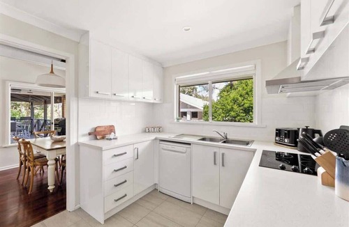 Dunsborough House | Dolce Vita: A Beachside Family Garden Retreat