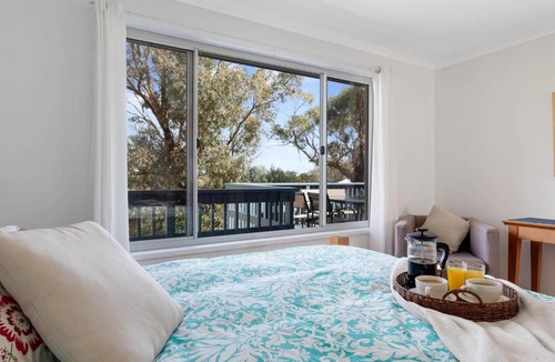 Carrickalinga House | Dolphin Dreaming 16 Dolphin Avenue