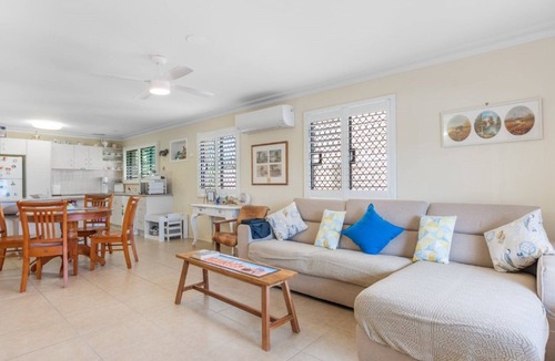 Beachmere House | Driftwood at Beachmere