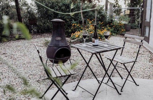 Smiths Gully Cottage | Duck'n Hill Cottage (& EV charge station)