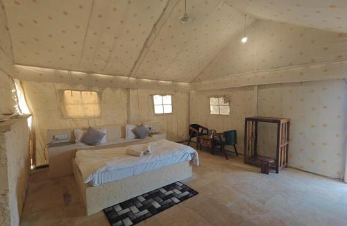 Amar Sagar Pol Resort | Dunes Heritage Desert Camp
