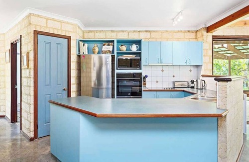 Eagle Bay House | Eagle Bay Beach Lodge—Escape to Coastal Serenity