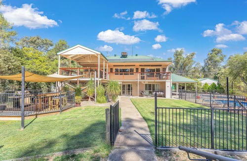 Wharparilla House | Echuca Murray River Holiday Home & Private boat mooring - Paro's Landing