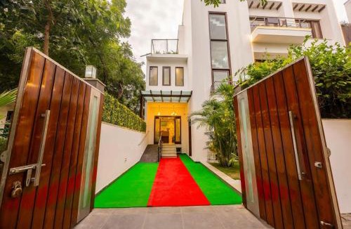Sector 40 Apartment | Eco-friendly luxury awaits you with Garden