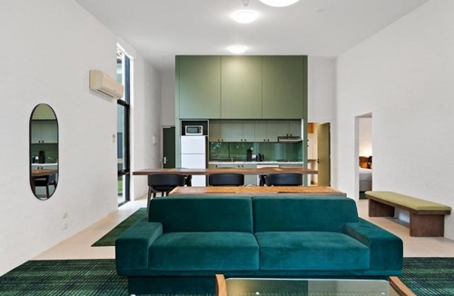 East Geelong Hotel | Eden Oak Geelong