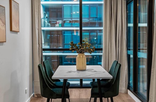 Adelaide Central Business District Apartment | Elegant 1BR CBD Apt Walkable - Parking - WiFi