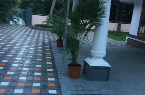 Veliyathunadu House | Elegant River Front Villa