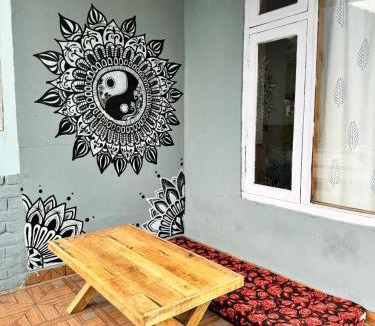 Banjar Hostel | Eleven 11 cafe and stay