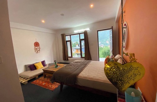 Old Manali Hotel | Elevn Stay Manali